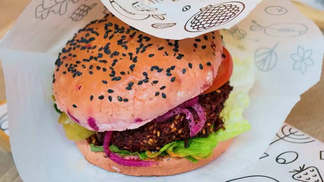 Recipe of a meatless burger inspired by the COP26 climate summit