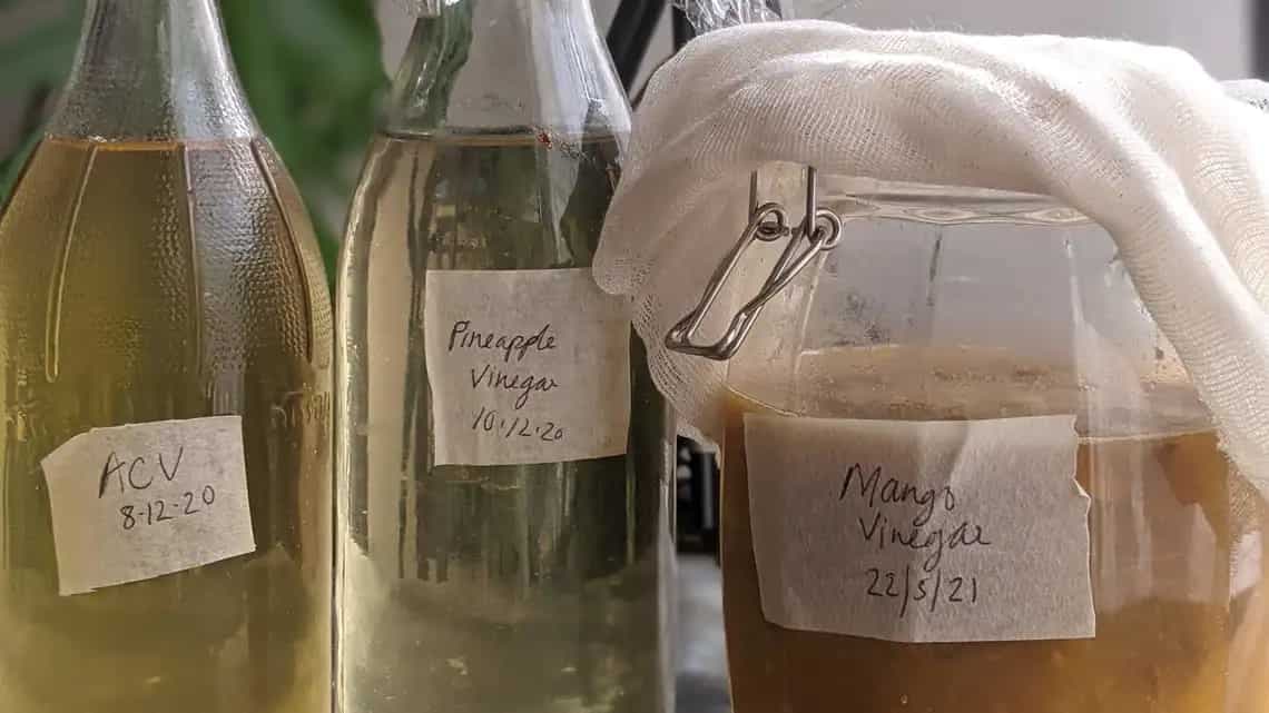 Vinegar recipe with mango peels