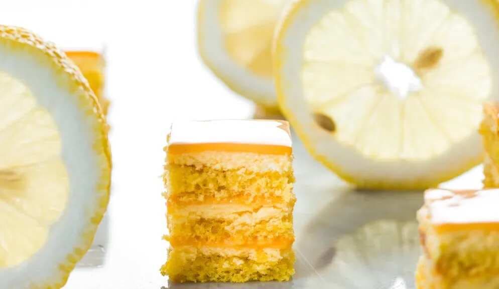 Here's A Meticulous Way For Beginner Bakers To Make Lemon Squares