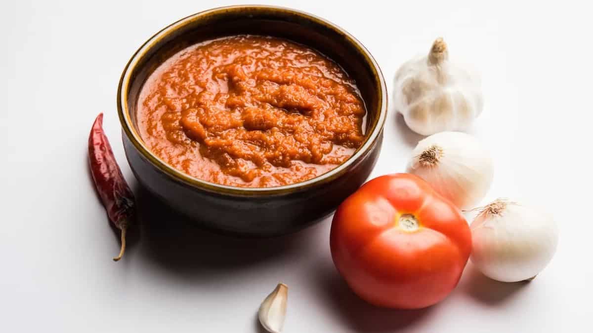 Chef Kunal Kapur Shares Tips To Make Perfect Onion Tomato Gravy