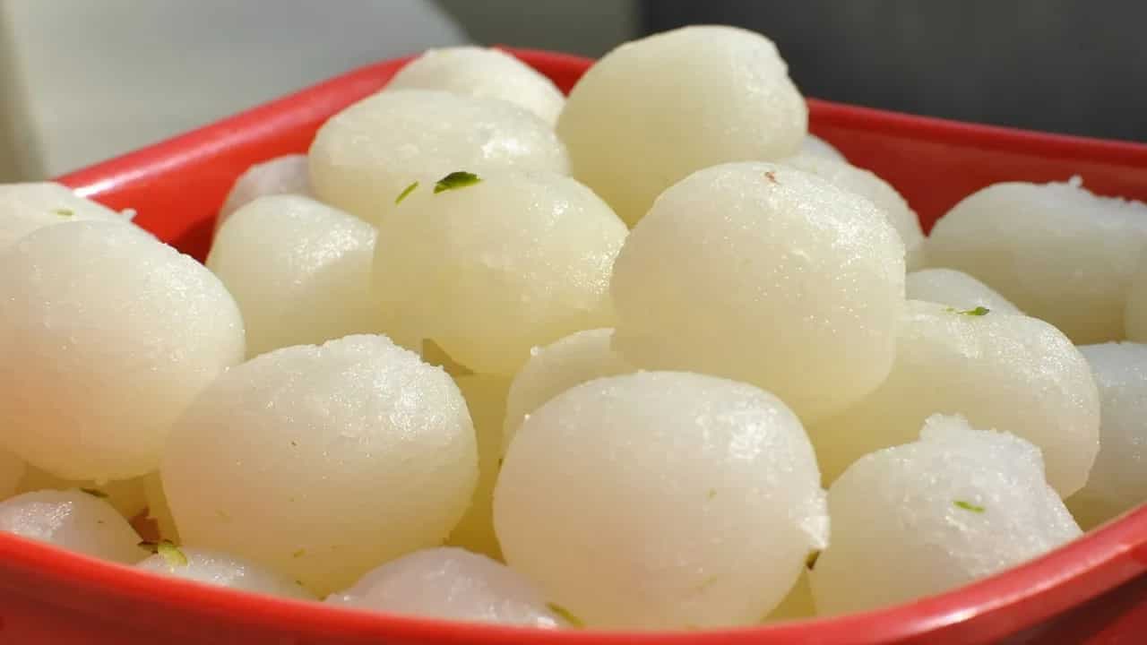 Have You Tried This Unusual Combination Of Rasgulla And Chaat?