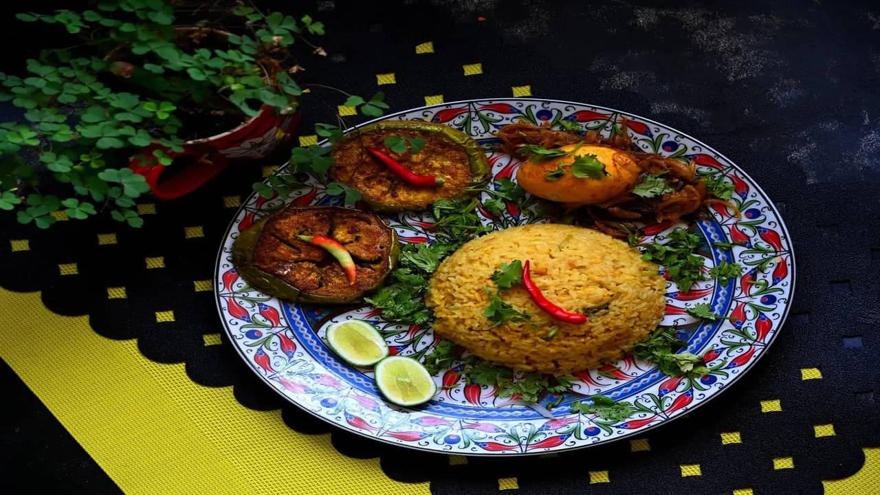 Bengali Khichdi: What Makes Bengali Bhoge’r Khichuri So Different And Special?