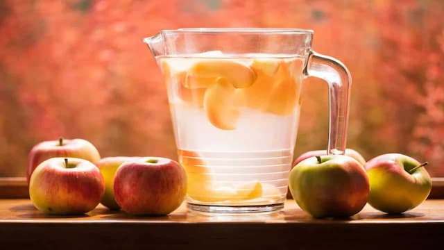 What Is Infused Water? 5 Ways To ‘Glam Up’ Your Plain Glass Of Water