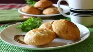 Rajasthani Cuisine: Let's Try Crispy Moong Dal Kachori This Monsoon 