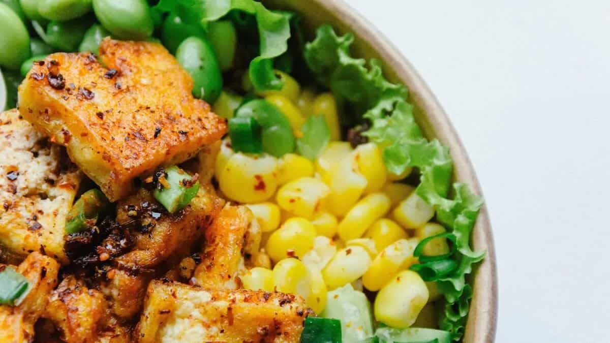 5 Paneer Salads For Dinner That Aid Weight Loss