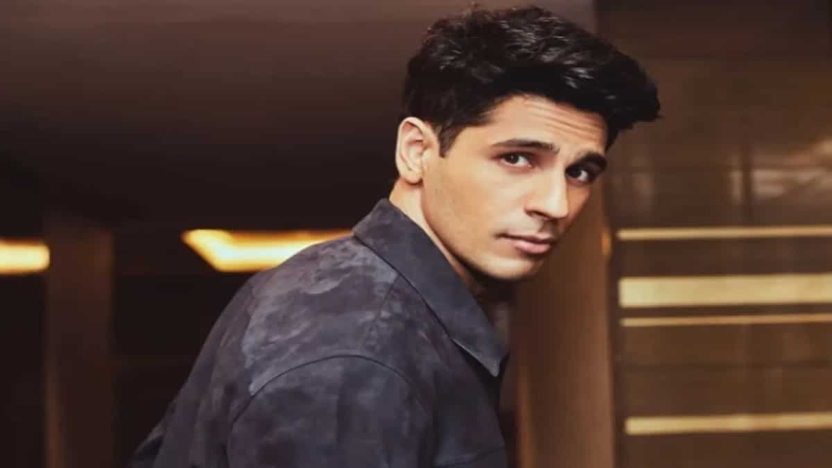 Sidharth Malhotra’s 'Chai Ki Kettle' Is What Made Our Morning, Do You Want Some? 