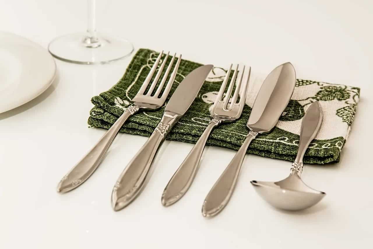 From Forks To Sporks: 4 Unusual Cutlery that can make eating easier 