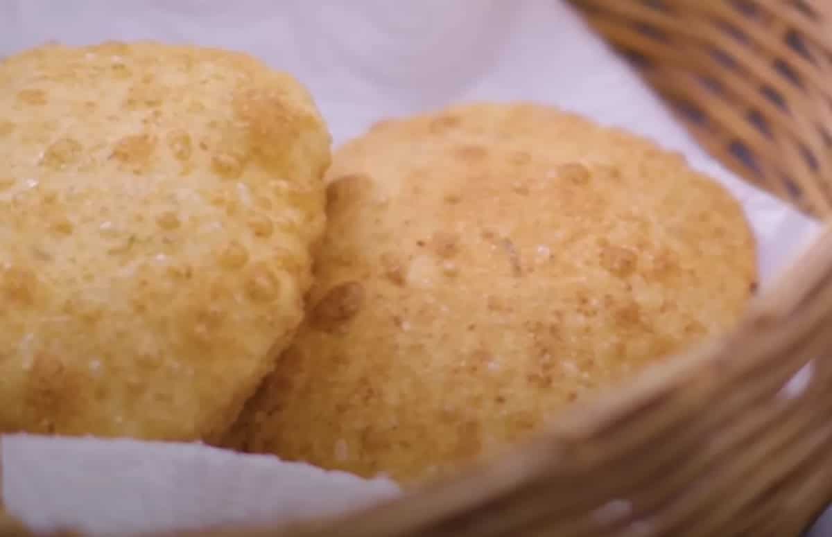 Radhaballavi: Utterly Delicious Deep Fried Puffy Bread