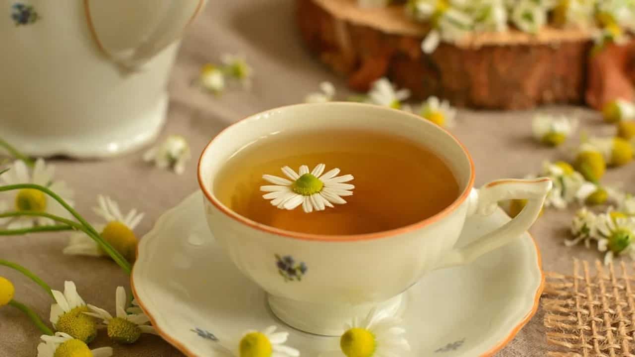 Winter Diet: How A Cup Of Cinnamon, Ginger Honey Tea Can Do Wonders This Season