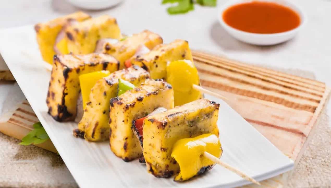 Bhai Dooj 2021: Impress Your Siblings With These 5 Easy Snacks 