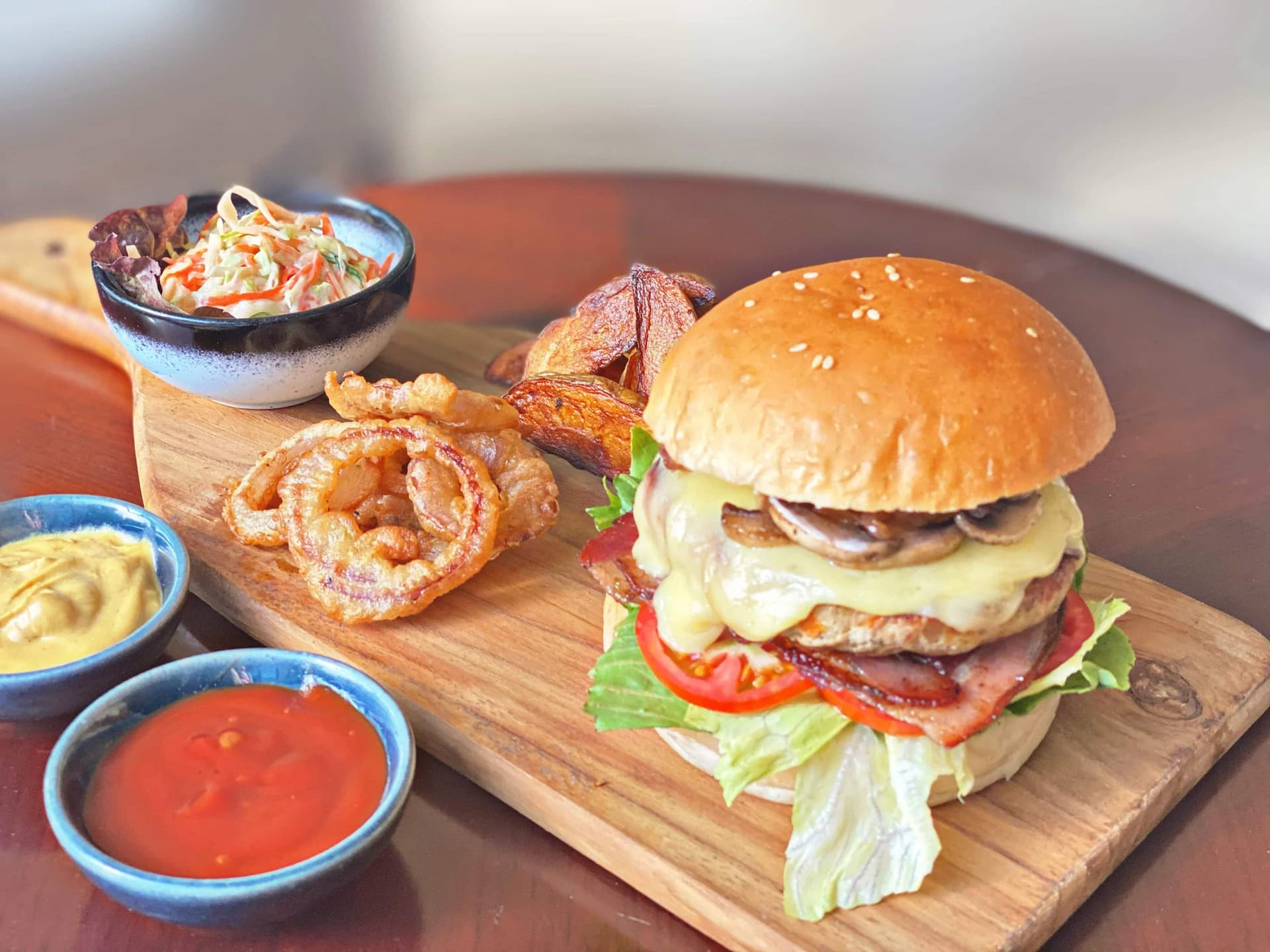 Juicy Burgers Straight From 5-Star Hotel To Your Plate
