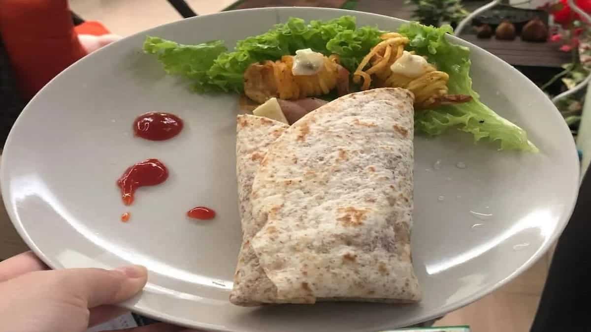 Roti Wrap For Lunch: Don’t Fuss Over Leftover Rotis And Try This Yummy Recipe 