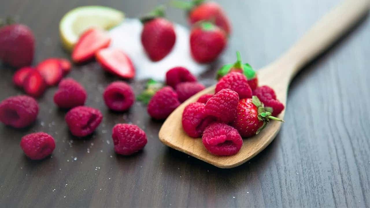 Ward Off The Period Cramps With This Red Raspberry Leaf Tea