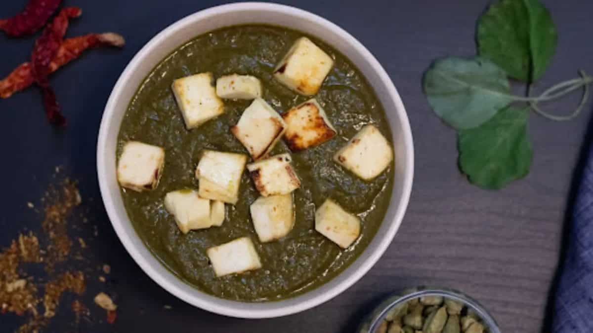 Restaurant Style Palak Paneer : Paneer In Gravy Of Palak