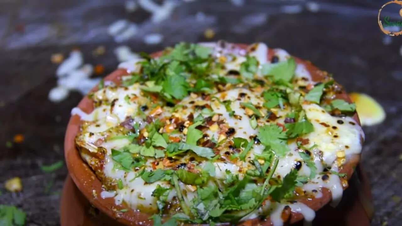 Viral: This Unique Matkiwala Omelette In Delhi Is Making Us Hungry; Tried Yet? 