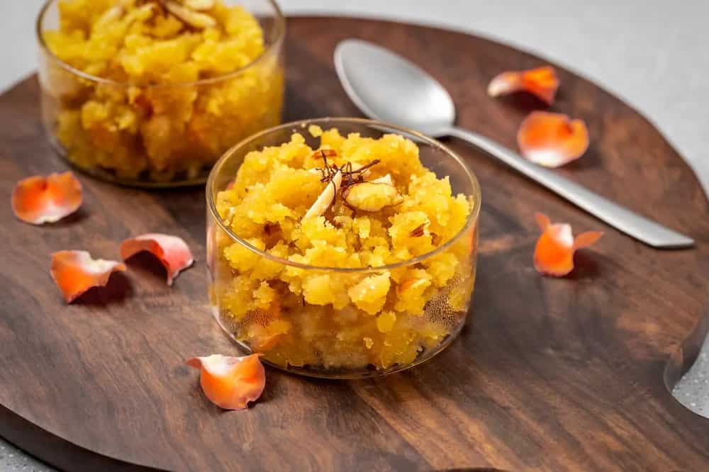 How To Make Suji Ka Halwa On Hariyali Teej For Bhog