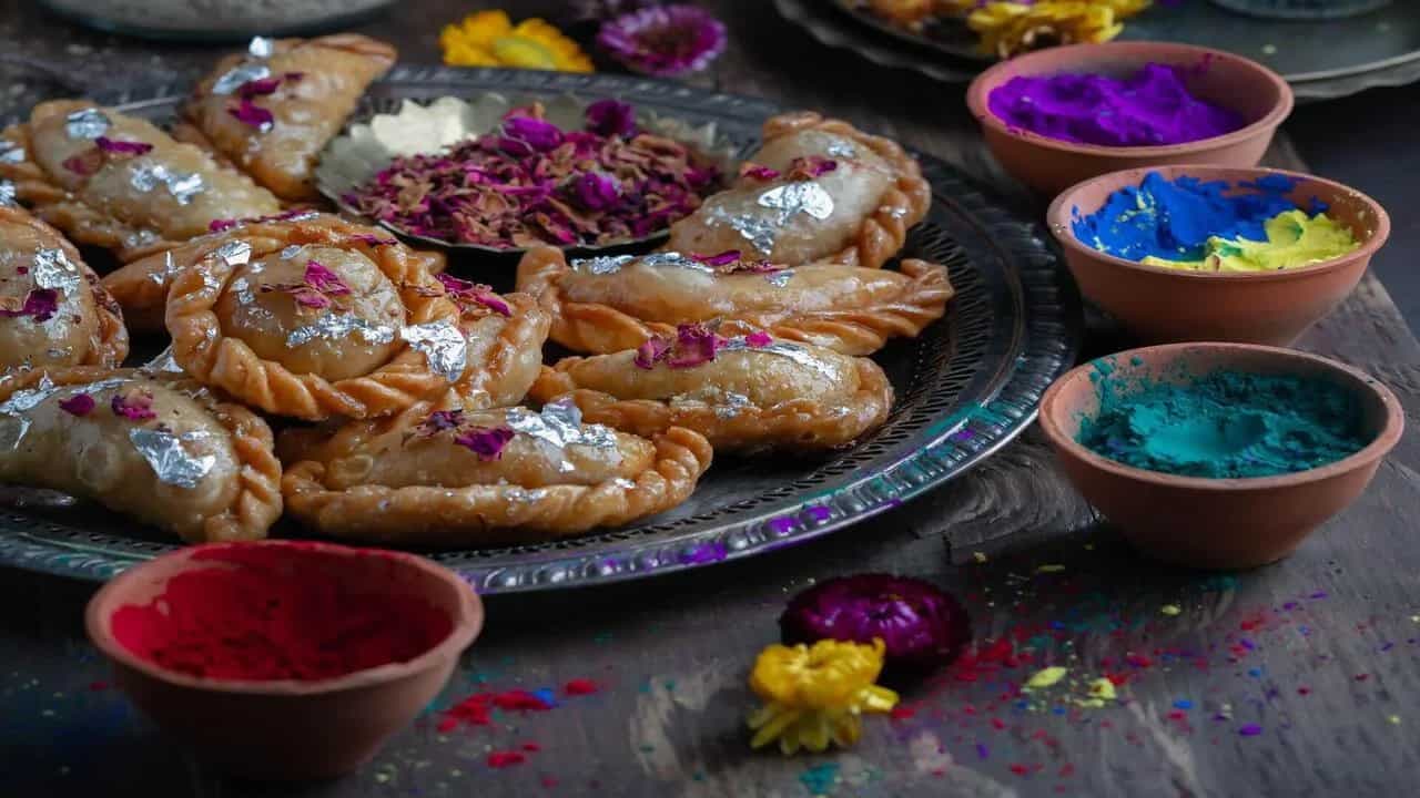 Craving Gujiyas? Don’t Wait For Holi, Make Some Crispy Gujiyas At Home Now