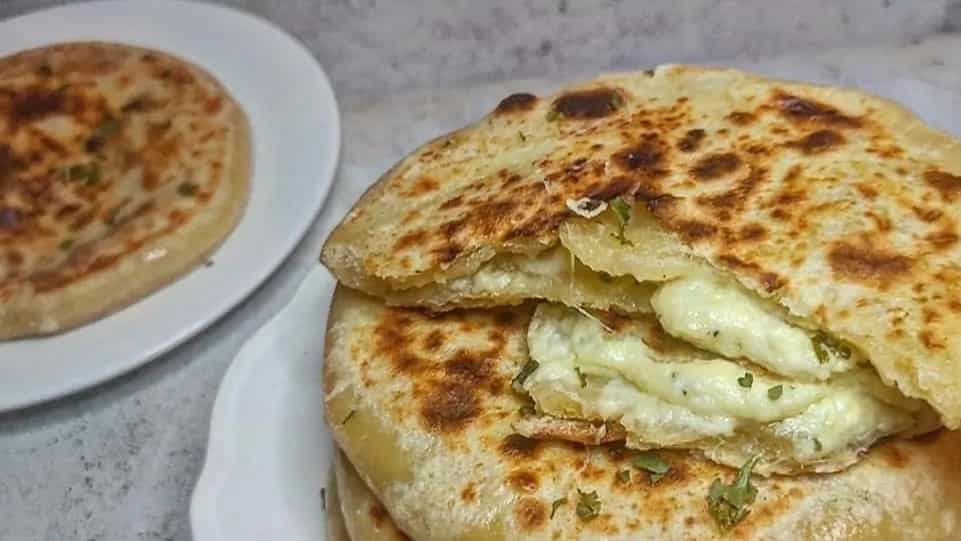 Cheesy Naan, A Bread With A New Avtar