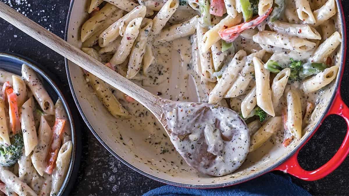 8 Tips To Make White Sauce Pasta At Home