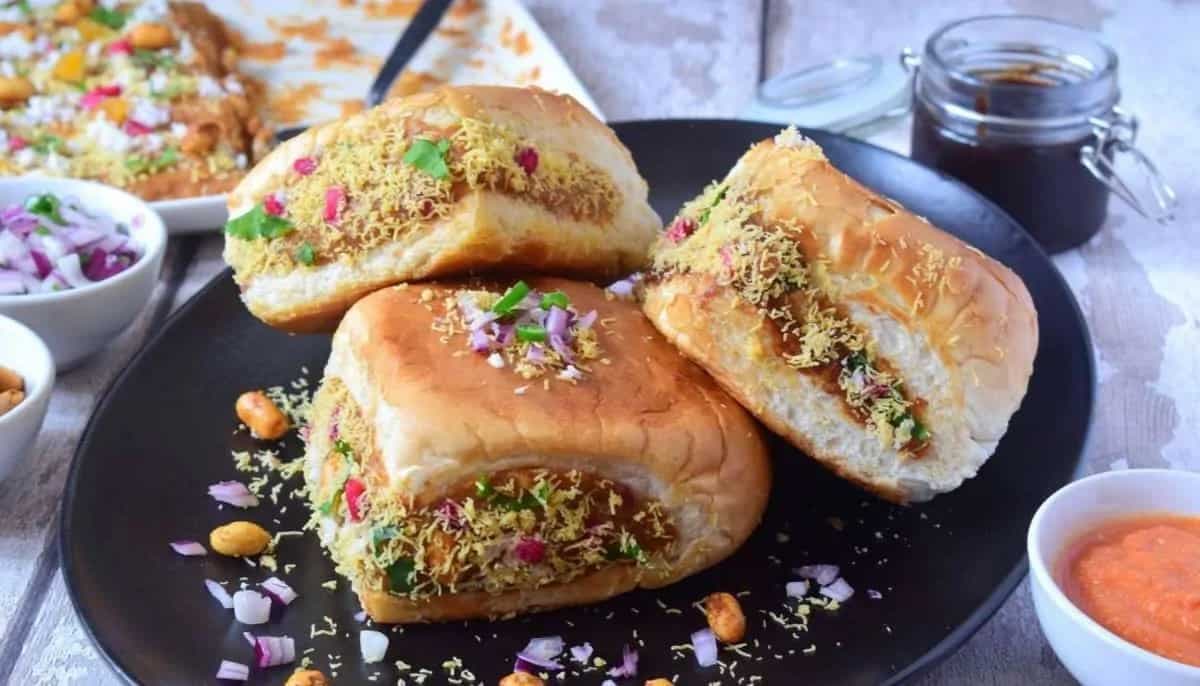 Dabeli: Its Origin And Journey To Maharashtra