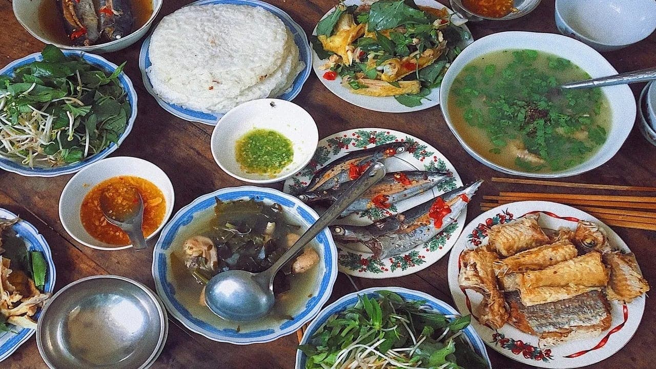 On The Burmese Platter: 5 Traditional Dishes That Go Beyond Khow Suey  