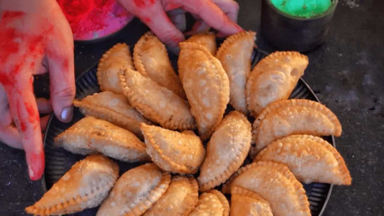 Holi 2022: The Best Places In Delhi For Gujiya