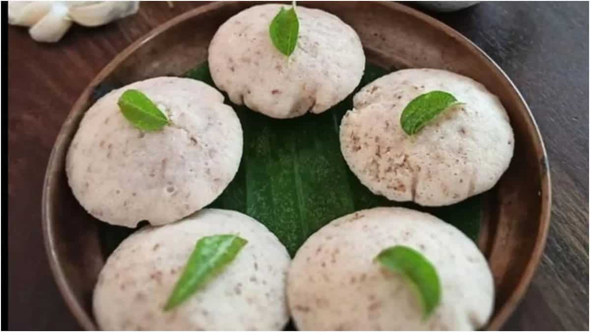 Horse Gram Idli: Soft, Spongy And Full Of Protein 