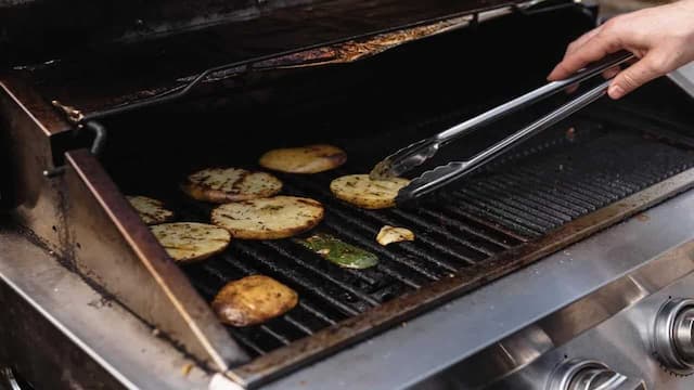 Potatoes Garlic Parmesan: A Yummy Meal Is Awaiting For You