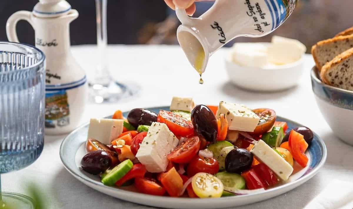 Love Salads? 6 Salad Sauces You Must Stock