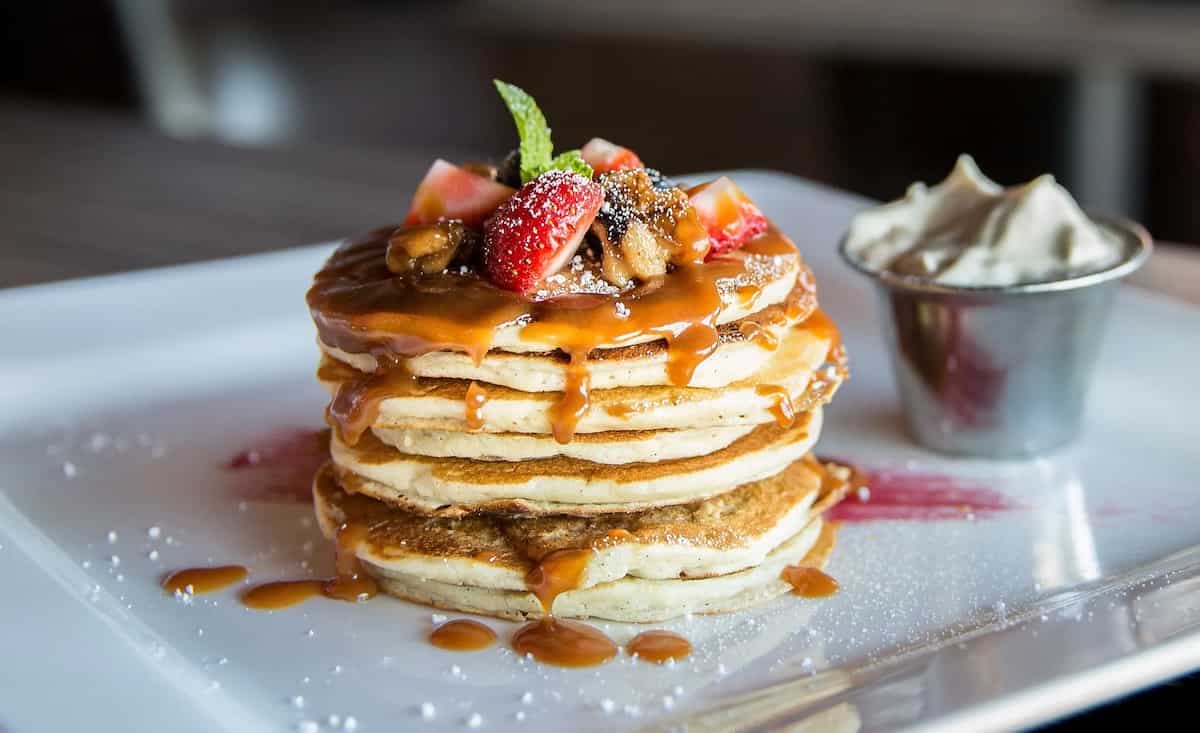 This 2-Ingredient Banana Pancake Recipe Will Change Your Life