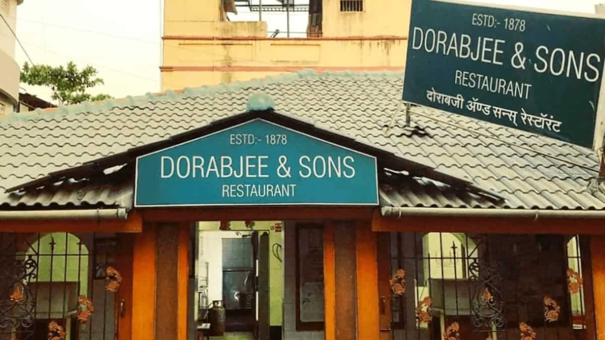 This Parsi Restaurant In Pune Was Initially A Tea Stall