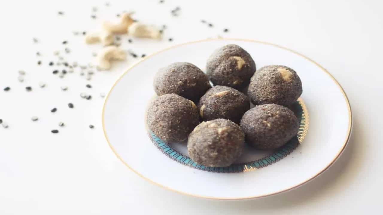 Black Gram Laddoo Recipe: A Healthy Laddoo Is All We Want