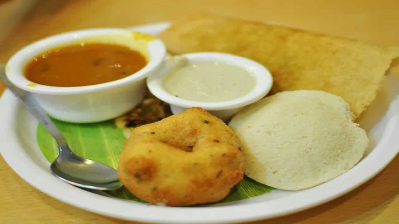 This Quick And Easy Coconut Chutney Will Satiate All Your South Indian Food Cravings