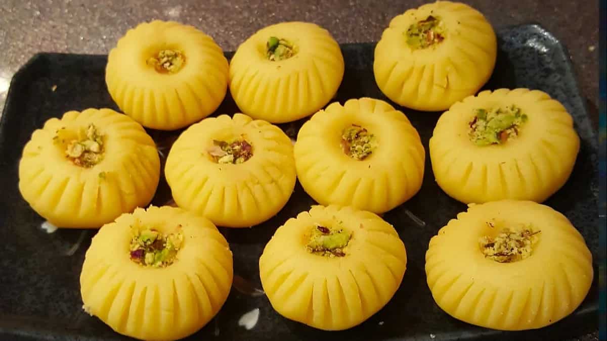 Ditch Your Halwai This Janmashtami, Make This Khoya Peda At Home