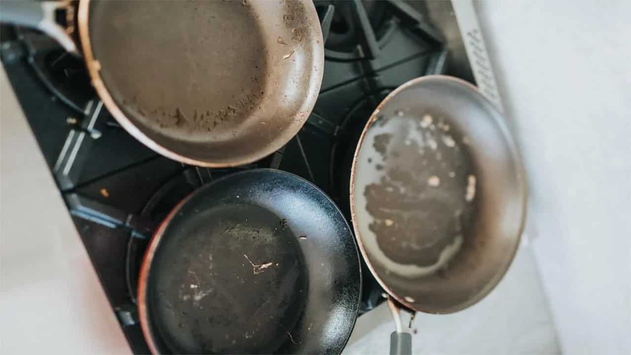 Kitchen Tips: 3 Quick Tried And Tested Tips To Clean Scorched Pans 