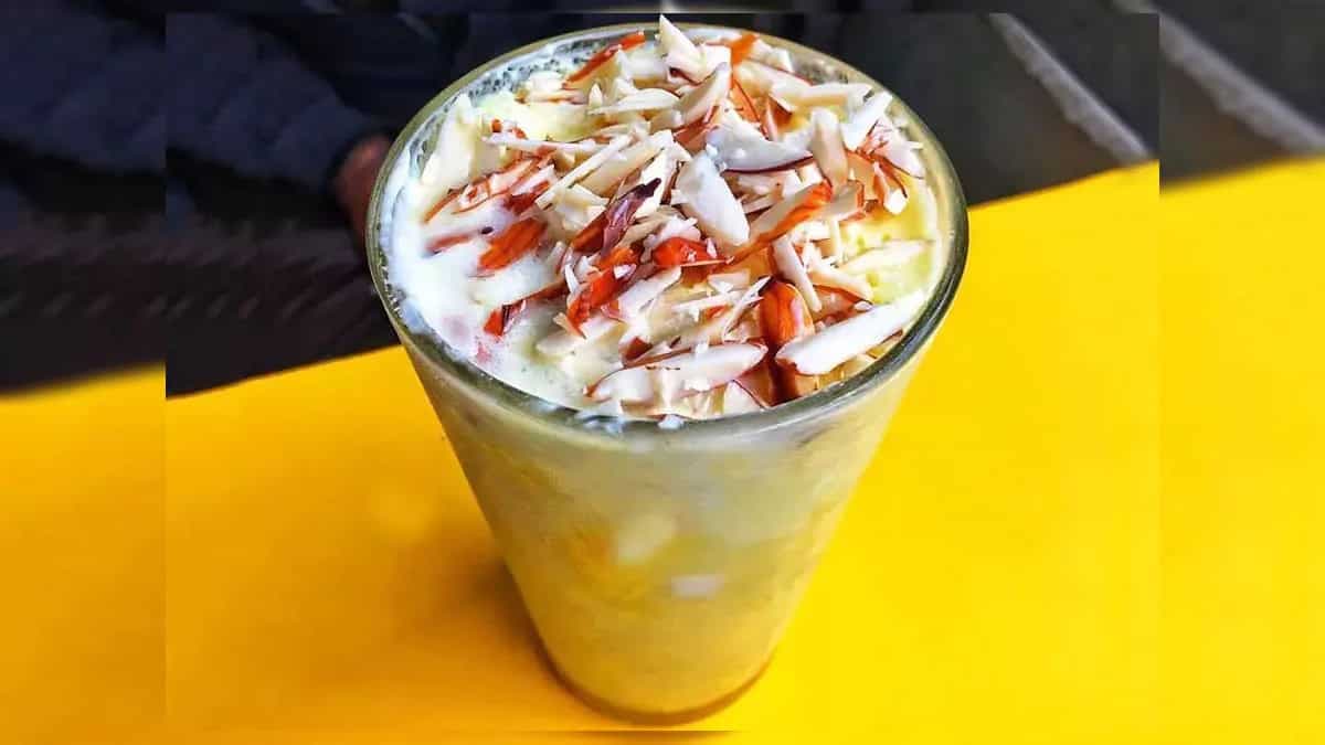 This Amritsari Peda Lassi Comes With Malai, Nuts, Sweets And More