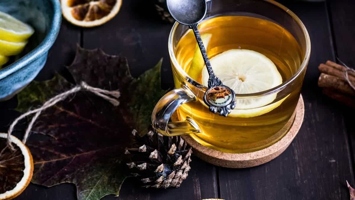 5 Hot Drinks You Can Make With A Splash Of Apple Cider 