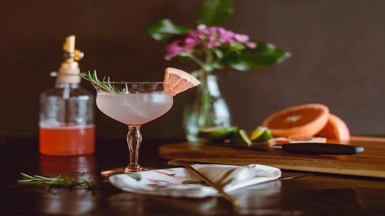 Planning A Backyard Party? Let’s Spice It Up With Grapefruit Margarita