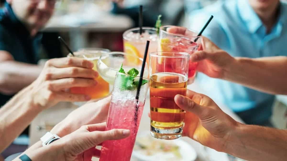 5 Types of Alcoholic Drinks That Can Bring Fun to Your Parties