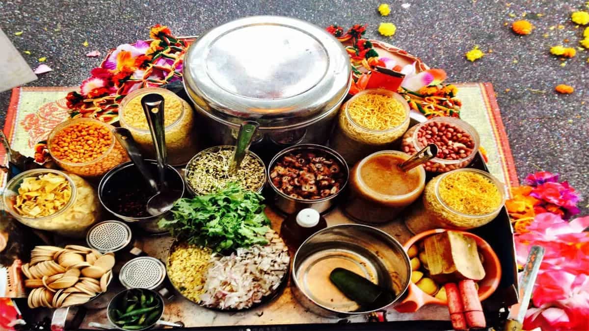 Here's Why Jhal Muri Is So Popular In Kolkata