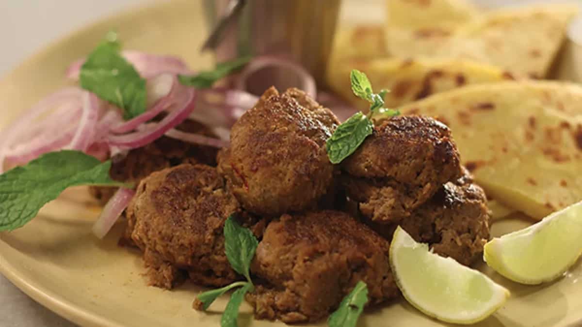 Try This Lip-Smacking Galouti Kebab Roll For Dinner