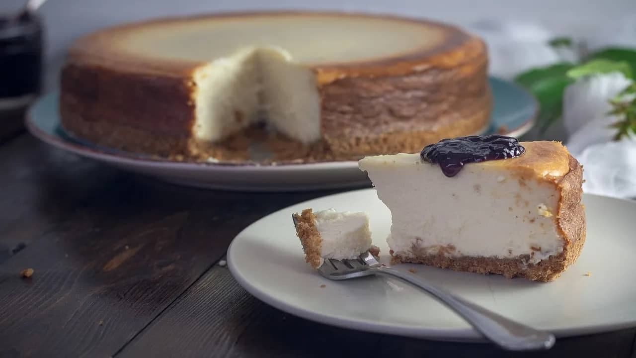 Who Said Vegans can’t Have Cheesecake? Here’s How To Make A cheesecake For Them