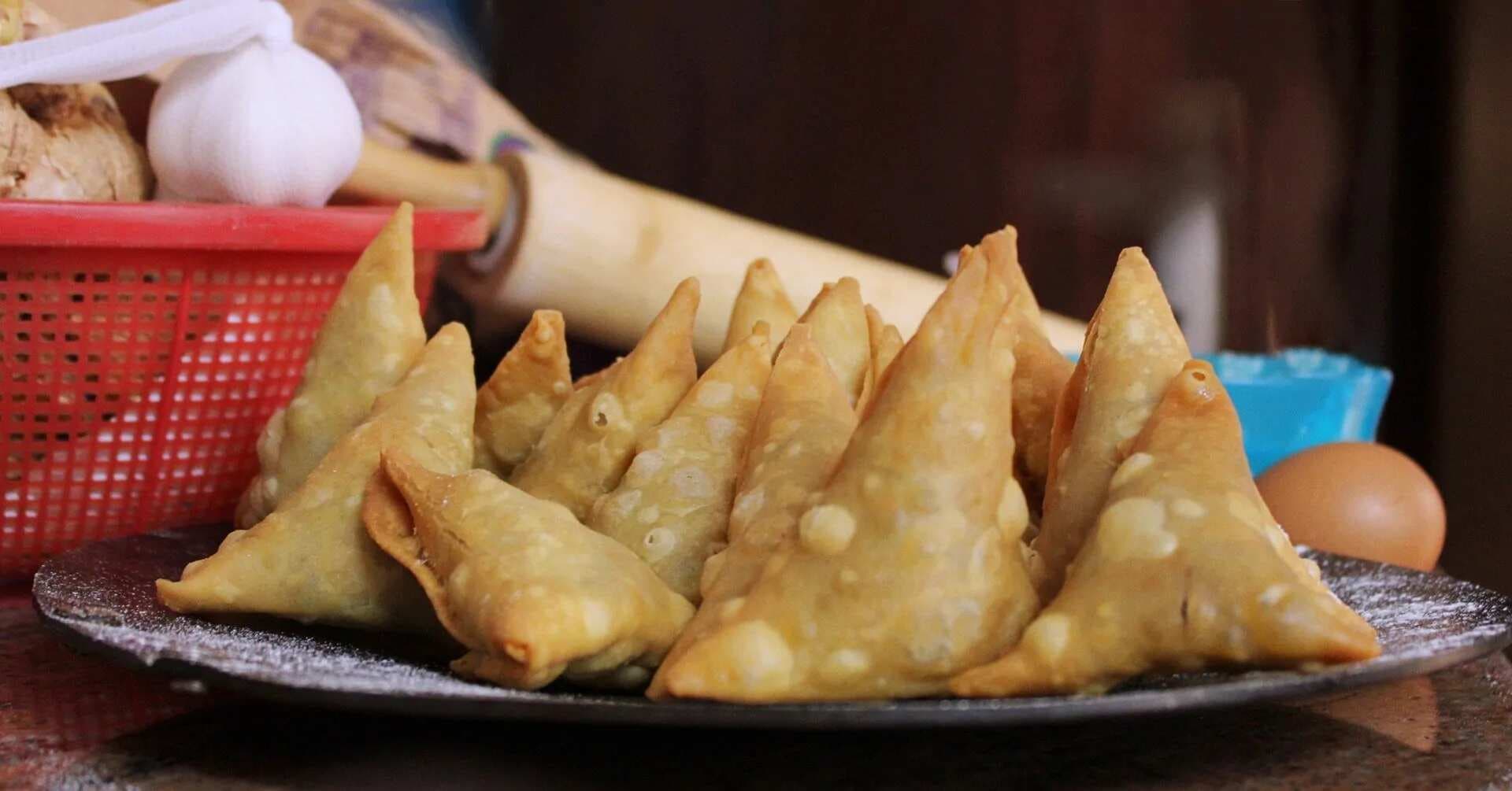 Viral: Unique Samosa Sandwich Recipe Garners Mixed Reactions On Internet; Yay Or Nay?