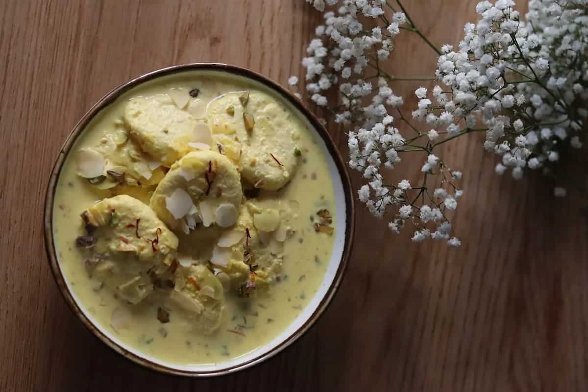 ‘Green Chilli Rasmalai’ Is The Latest Bizarre Food Trend; Netizens Are Confused