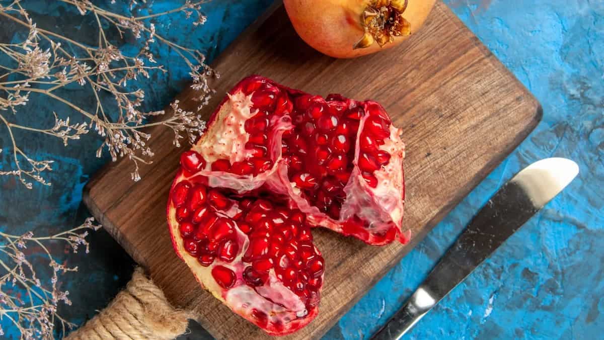 Viral: This Video Shows The Best Way To Cut A Pomegranate And We Are Impressed