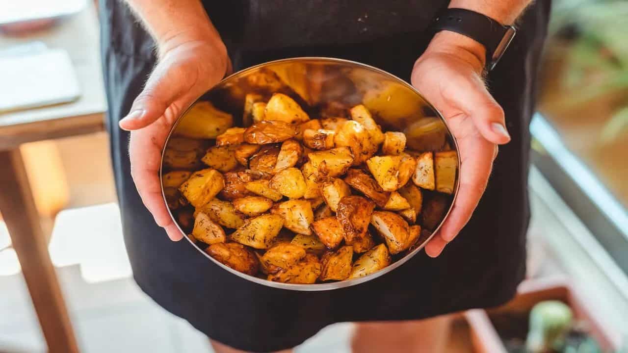 Welcome Monsoon With This Delish Spicy Bombay Aloo Recipe