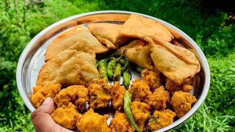 5 Deep-Fried Snacks Our Monsoons Are Incomplete Without