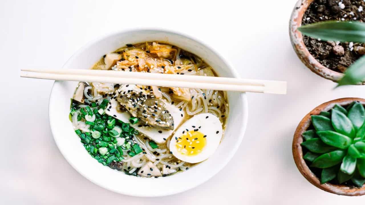 Spicy Egg Ramen Recipe: A Satisfying Seoul Food