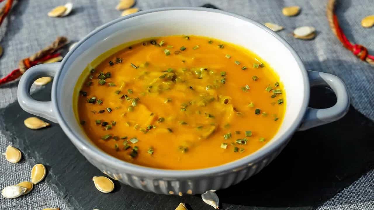 Cuisine Of Uttar Pradesh: How To Make Banarasi Kadhi Pakodi At Your Home