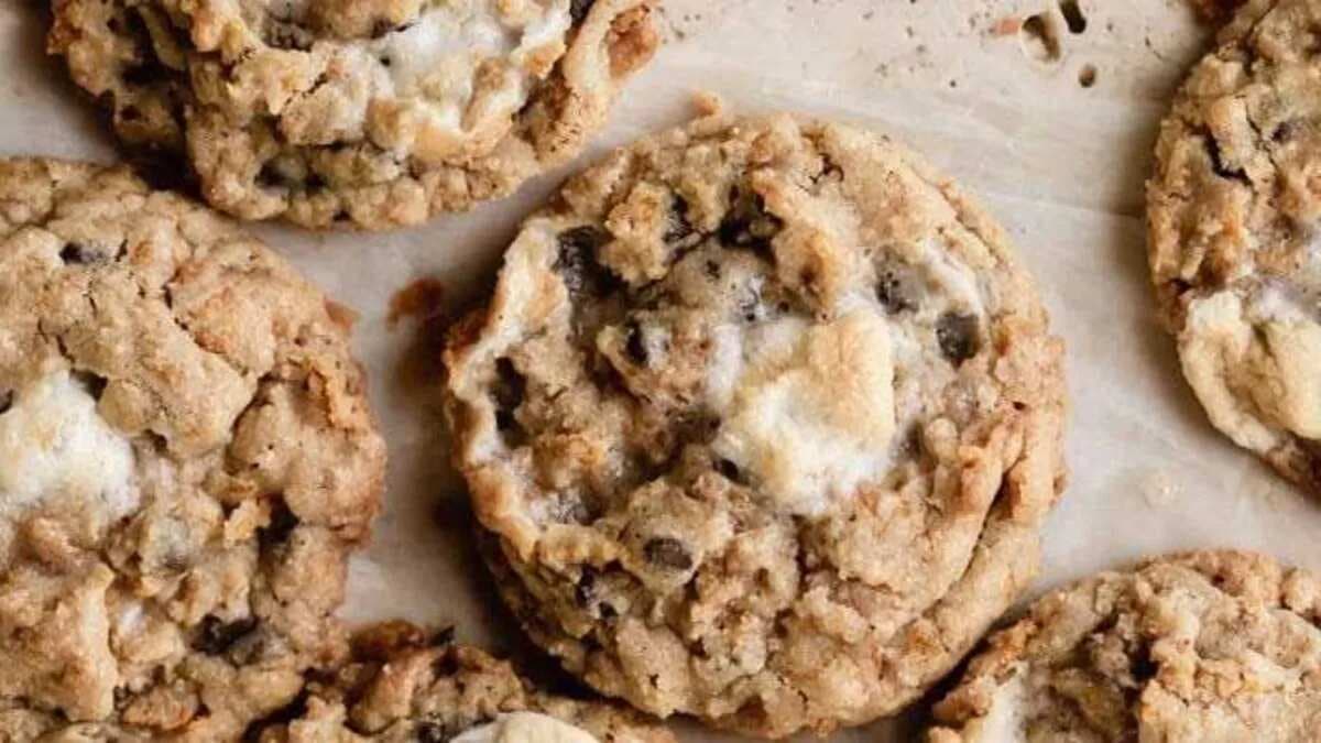 Cornflake Marshmallow Cookies: With Melted Marshmallows Inside!